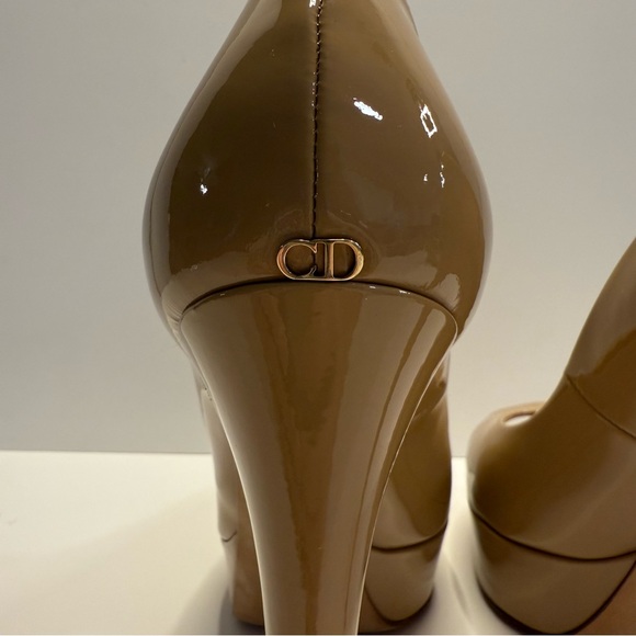 Christian Dior Nude Patent Leather Peep Toe Platform Heels CD Logo Size 39.5 - Picture 6 of 12
